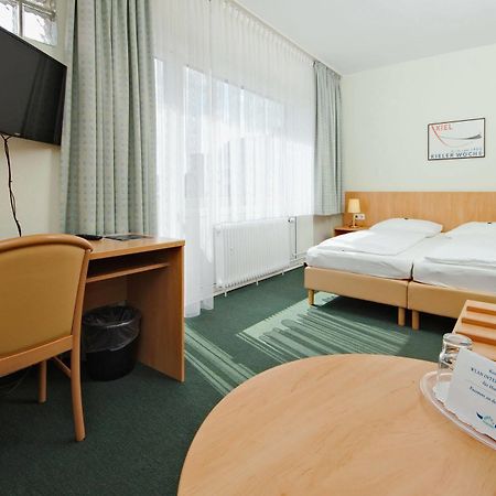 Hotel Wiking Kiel Bagian luar foto