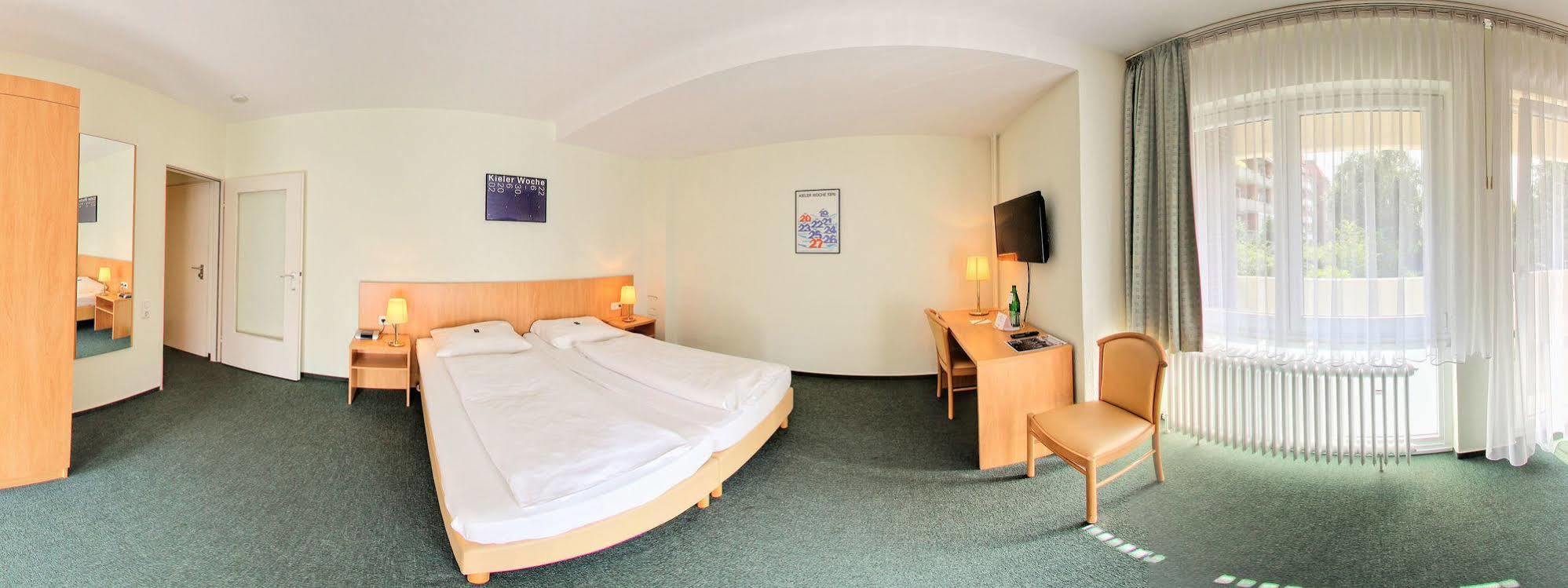 Hotel Wiking Kiel Bagian luar foto