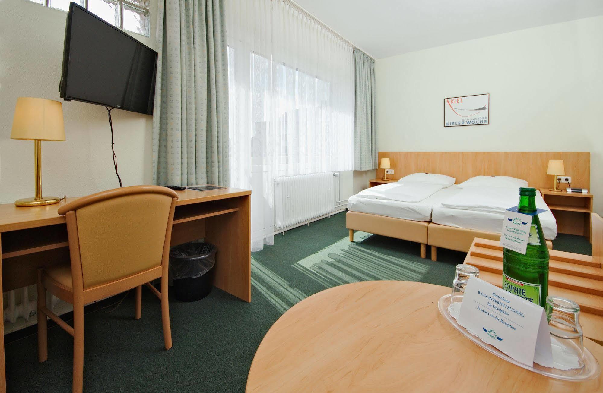 Hotel Wiking Kiel Bagian luar foto